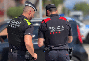 Más de 180 personas identificadas y una detenida en el operativo de Sant Salvador