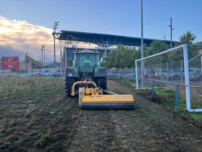 La Paeria comienza la renovación del césped del Camp Annex para recuperar su uso como espacio de entrenamiento