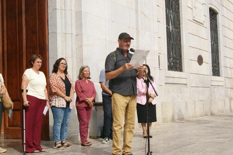 Lectura del Manifiesto del Día Internacional de las Personas Mayores: Celebrando su Sabiduría y Contribuciones