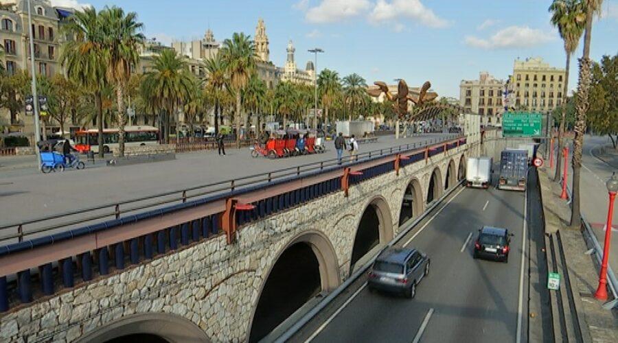 El Ayuntamiento mejora el pavimento de la Ronda Litoral a la altura del Moll de la Fusta