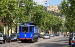 Barcelona celebra los 125 años del Tramvia Blau con visitas a esta icónica atracción del transporte urbano
